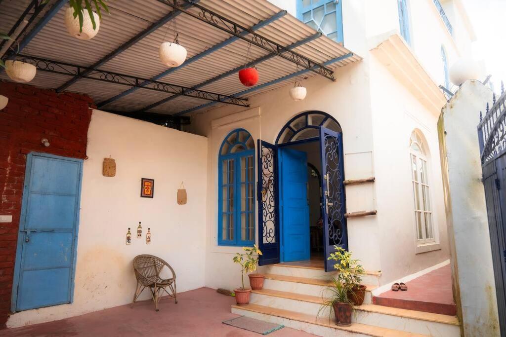 Blue Door Villa By Homeyhuts Rajpur Exterior photo